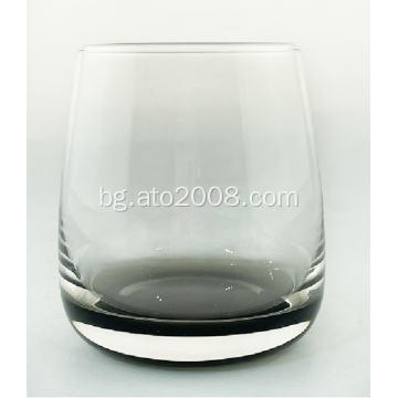 Опушено сиво стъкло от чаша